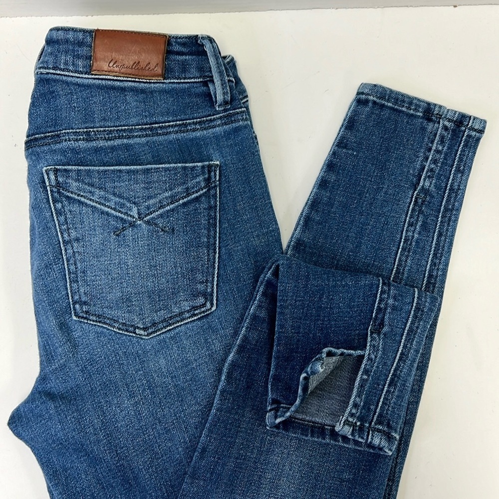 Unpublished Women’s Slit Ankle Jeans Style:UW2000409 Size 27/4